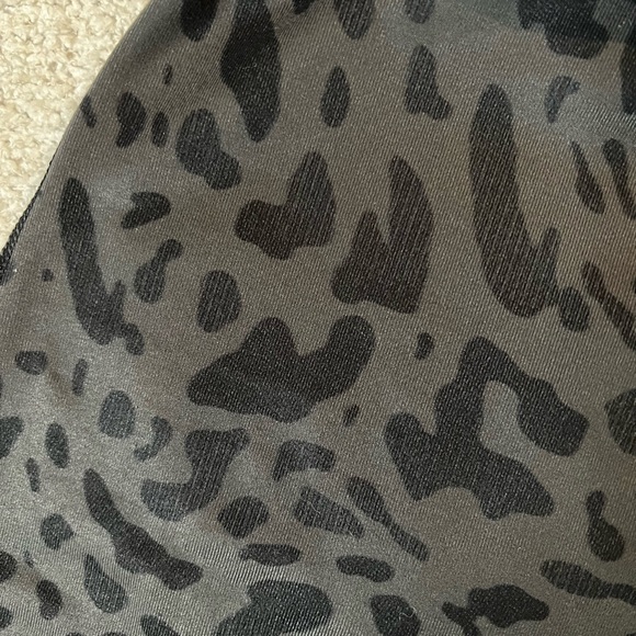 NOT FOR SALE Lululemon Black/Gray Mesh Cheetah Print Spaghetti Strap Bra Top - Picture 6 of 15